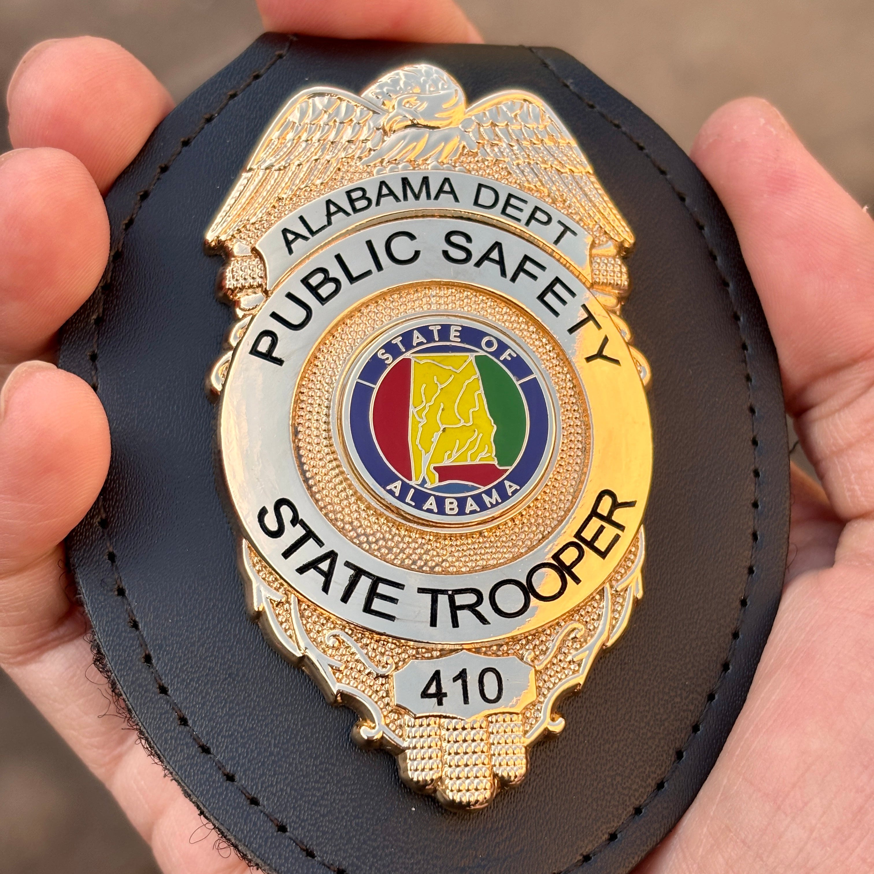 Customizable Badge MA17