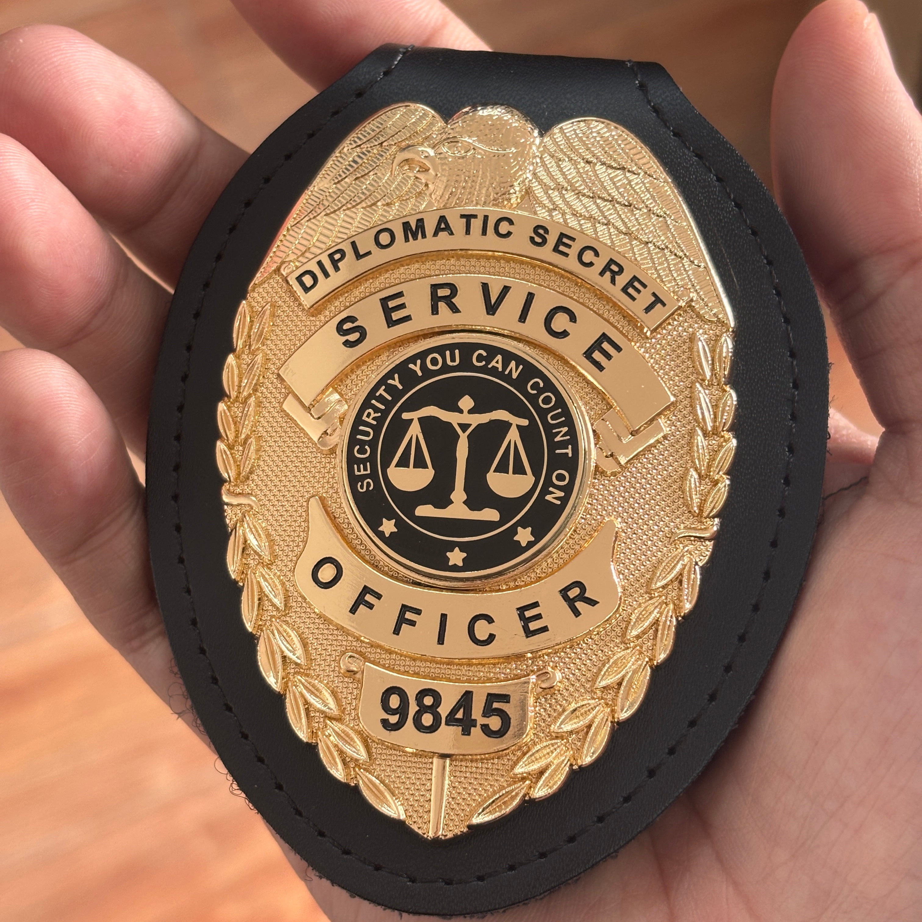 Customizable Badge MA02