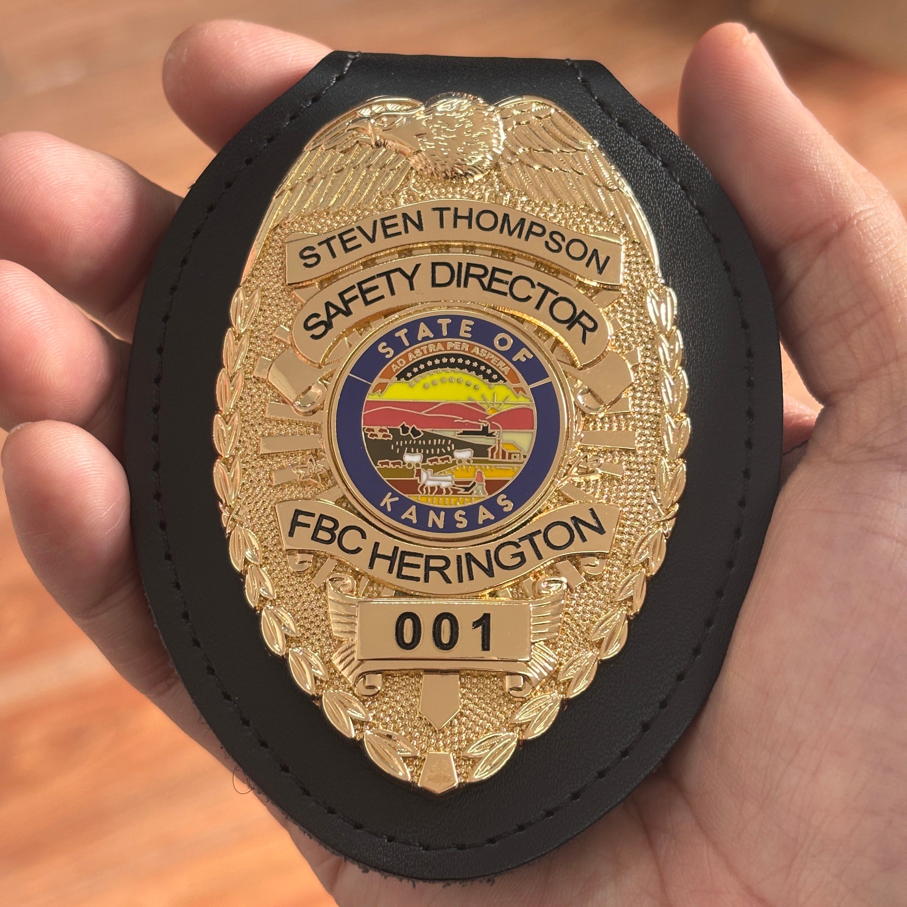 Customizable Badge MA15